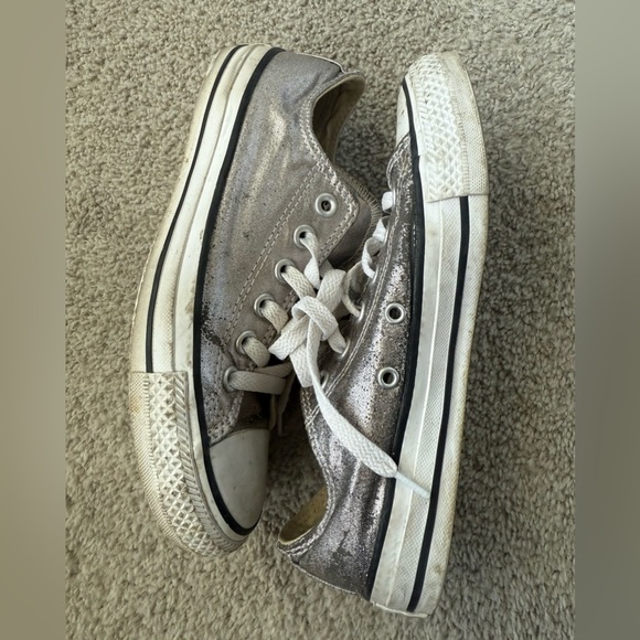 Converse sparkly silver shoes sneakers, size 6.5 - Picture 2 of 5